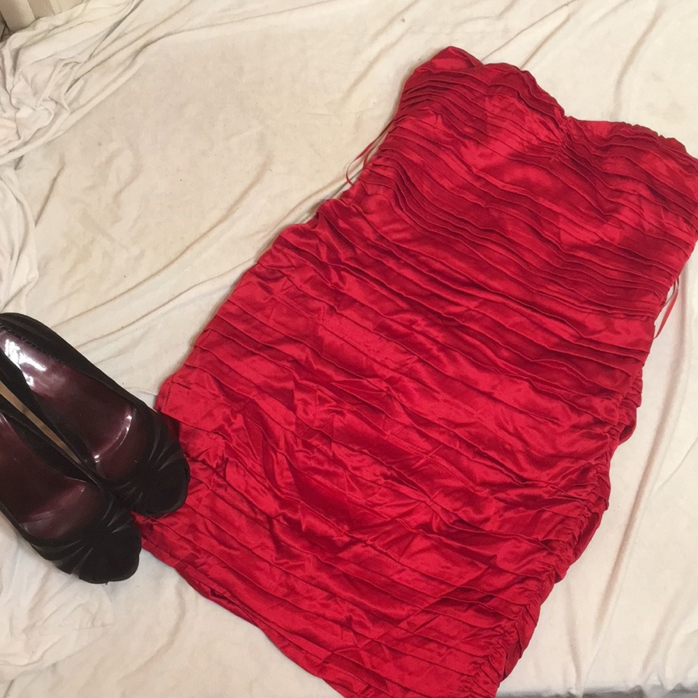 🌡🌡 Red Silk Express Strapless Dress 👠
